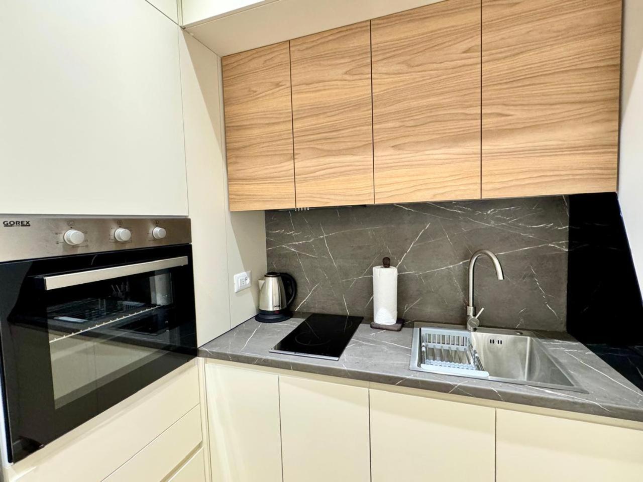 E&R Apartments At Myslym Shyri Τίρανα Εξωτερικό φωτογραφία