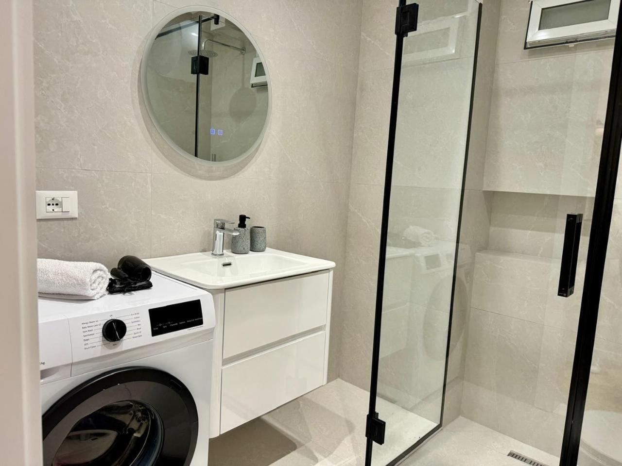 E&R Apartments At Myslym Shyri Τίρανα Εξωτερικό φωτογραφία