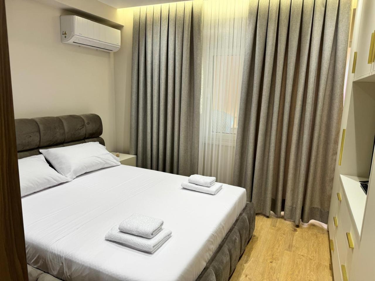 E&R Apartments At Myslym Shyri Τίρανα Εξωτερικό φωτογραφία