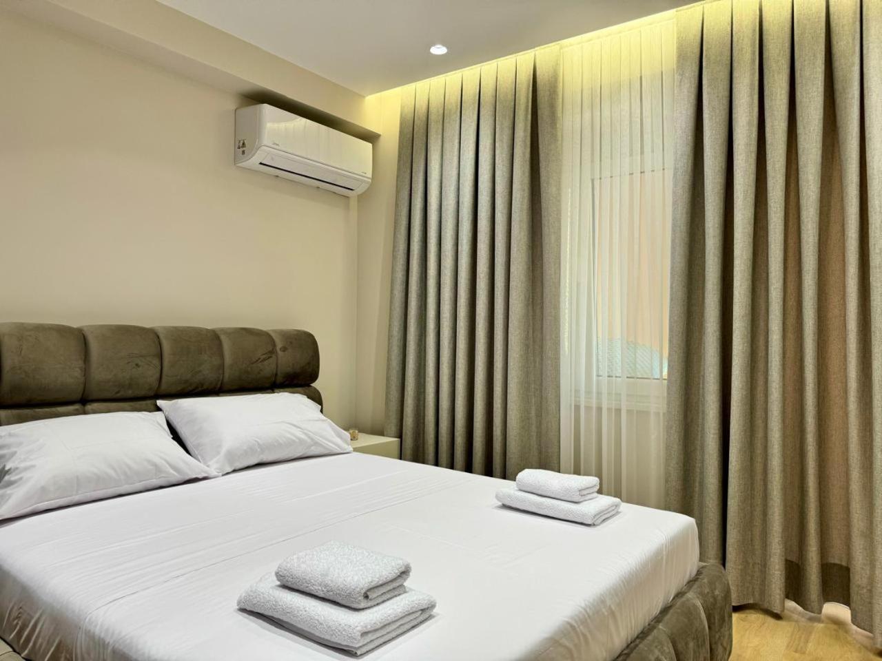 E&R Apartments At Myslym Shyri Τίρανα Εξωτερικό φωτογραφία
