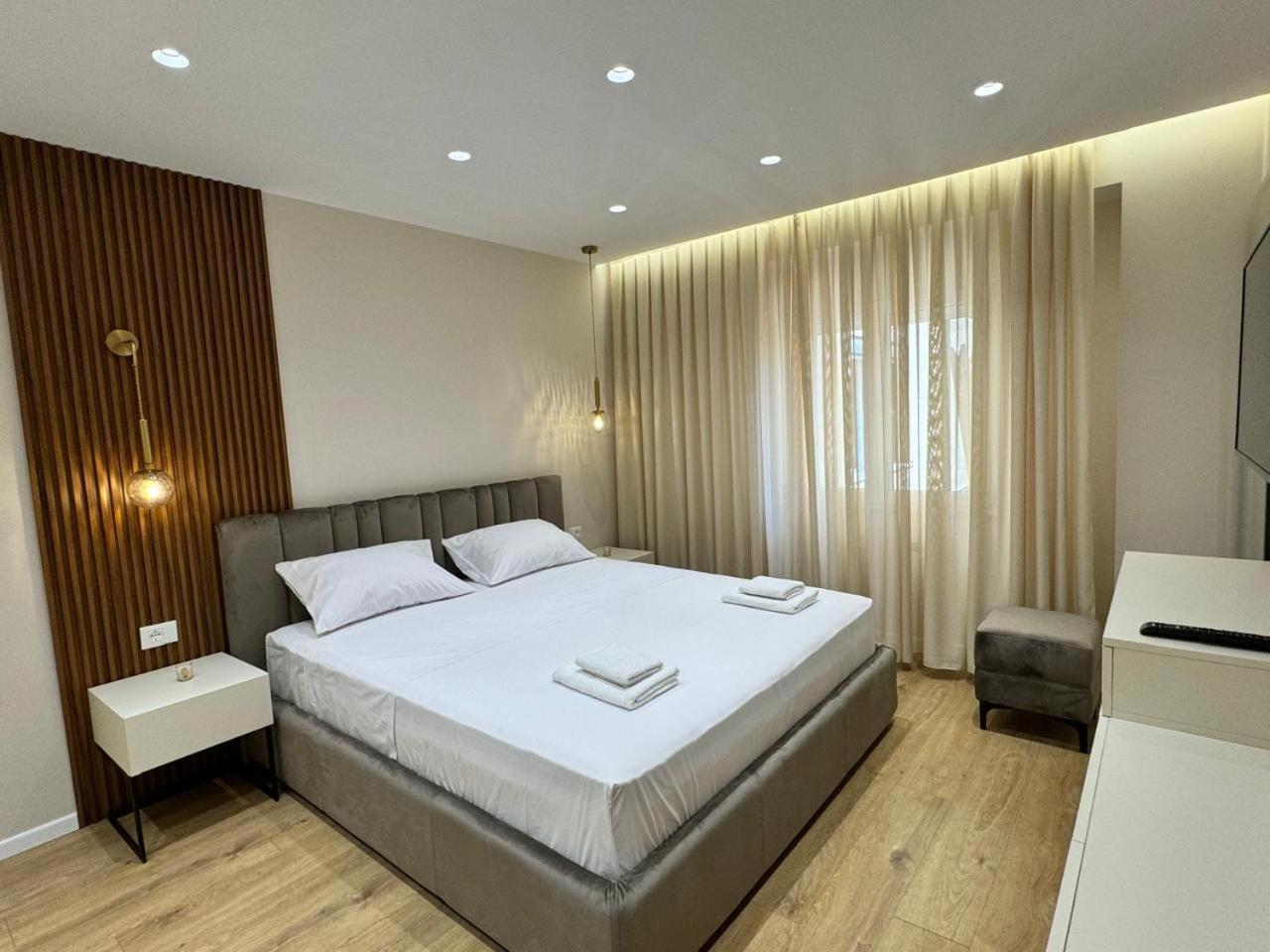 E&R Apartments At Myslym Shyri Τίρανα Εξωτερικό φωτογραφία
