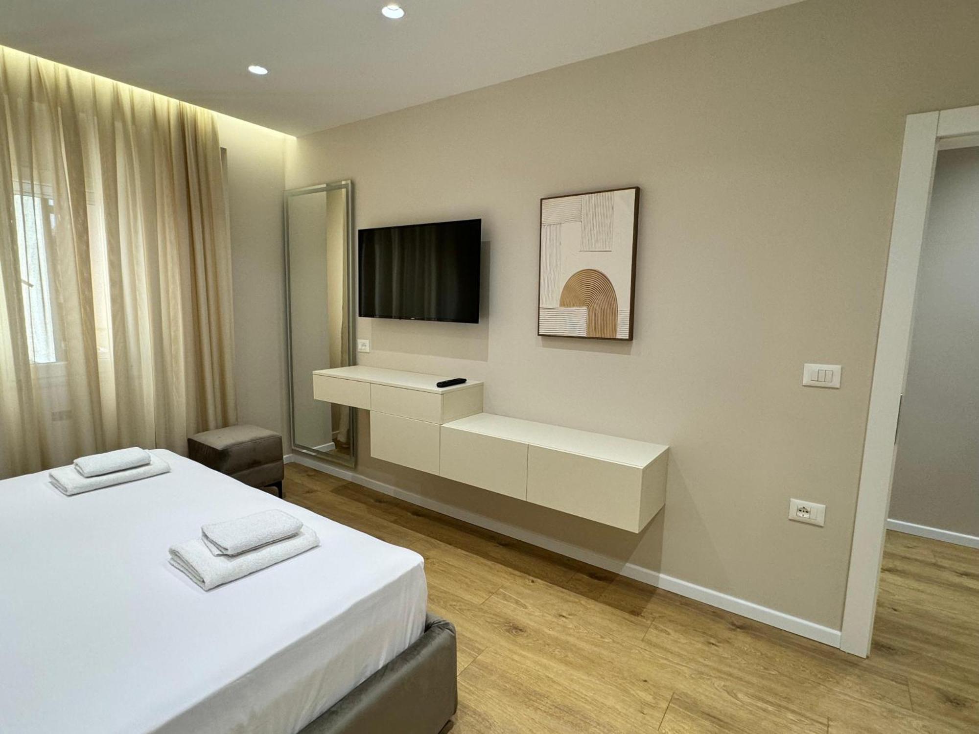 E&R Apartments At Myslym Shyri Τίρανα Εξωτερικό φωτογραφία