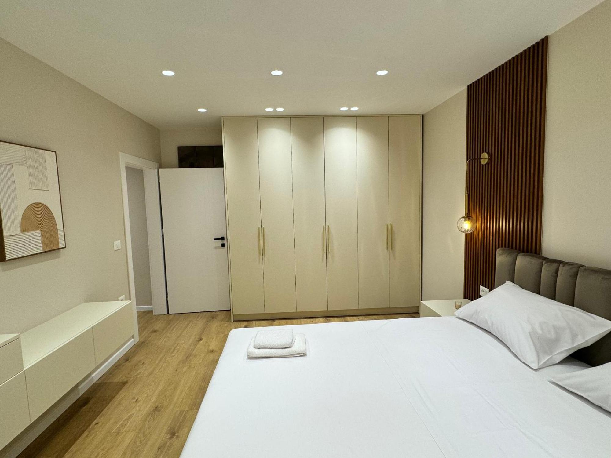 E&R Apartments At Myslym Shyri Τίρανα Εξωτερικό φωτογραφία