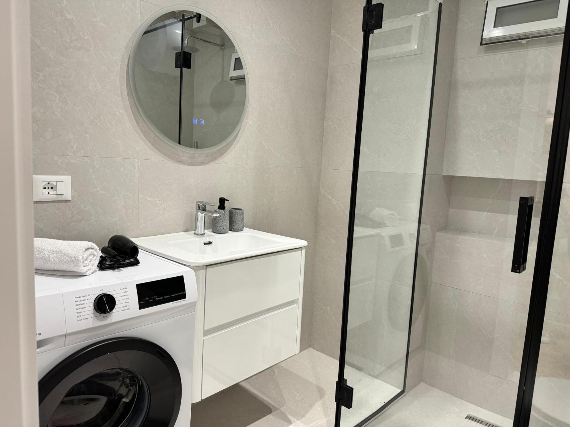 E&R Apartments At Myslym Shyri Τίρανα Εξωτερικό φωτογραφία